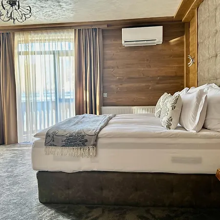 V Guest house *